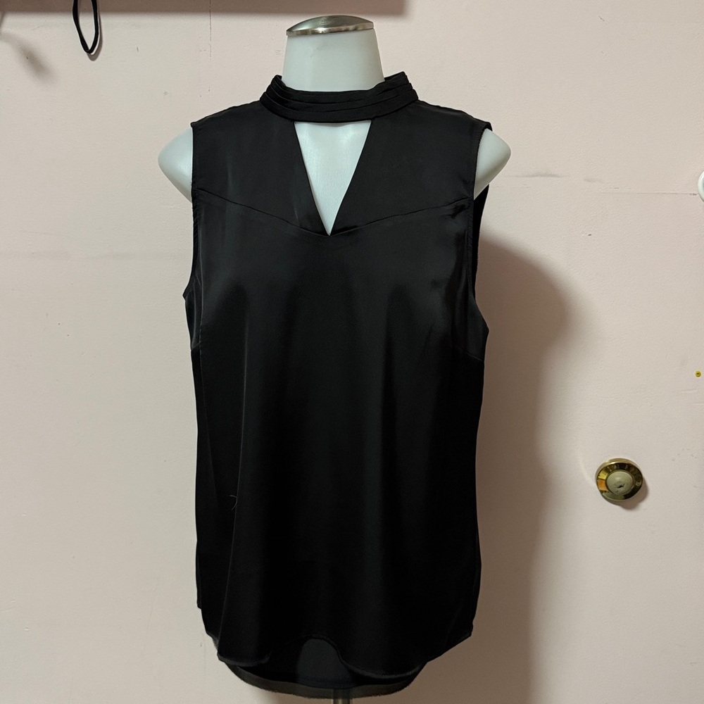 Halogen Elegant Black Sleeveless Top